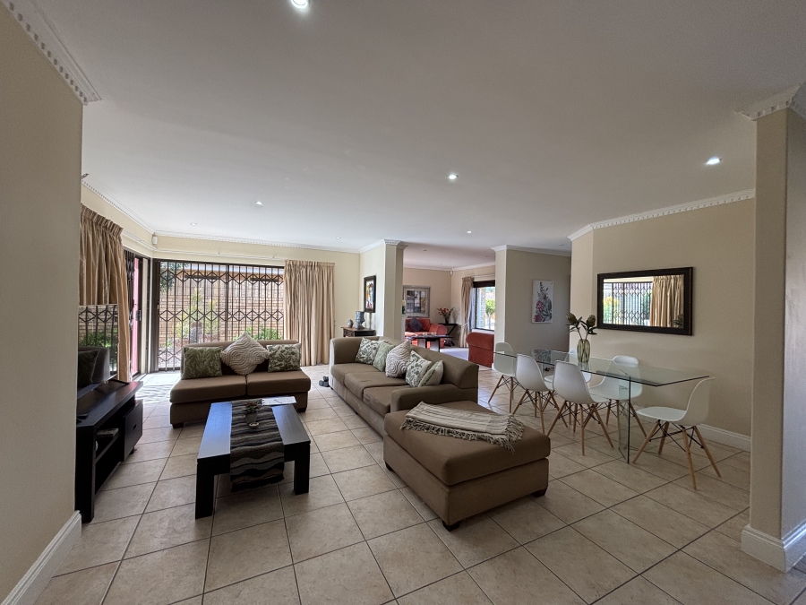 To Let 3 Bedroom Property for Rent in Summerstrand Eastern Cape